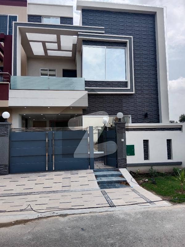 8 Marla House Available For Rent In Bahria Nasheman