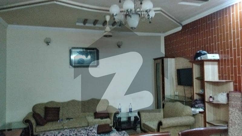 این ایف سی 1 لاہور میں 2 کمروں کا 10 مرلہ بالائی پورشن 48 ہزار میں کرایہ پر دستیاب ہے۔
