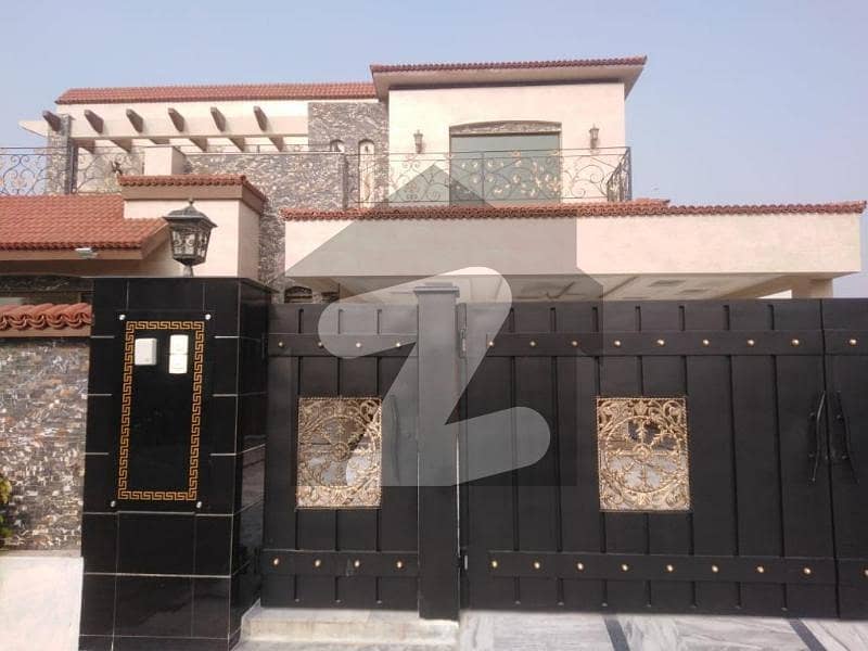 Dha Proper Phase 8,22 Marla Brand New Upper Portion Separate Gate For Rent