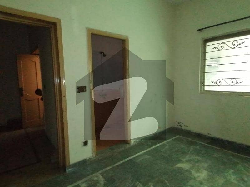 3 Marla Beautiful Lower Portion In Nishat Colony For Rent