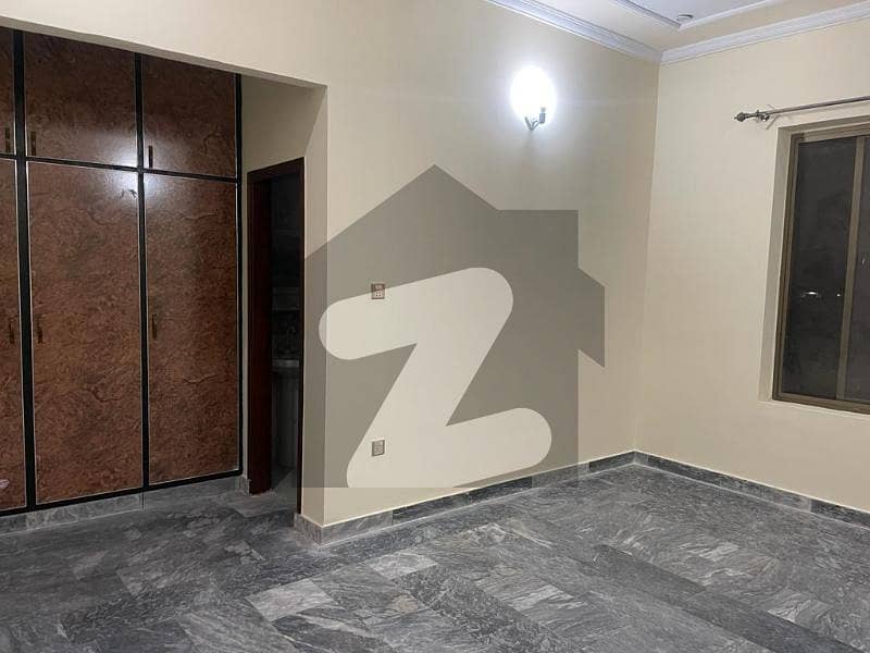 ریگی ماڈل ٹاؤن فیز 4 ریگی ماڈل ٹاؤن پشاور میں 10 کمروں کا 10 مرلہ مکان 3.3 کروڑ میں برائے فروخت۔