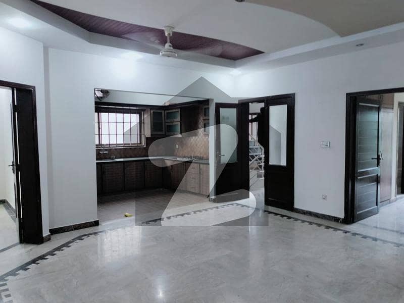 10 Marla Upper Portion For Rent in Park view city Lahore