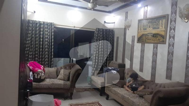 گلشنِ شمیم گلبرگ ٹاؤن کراچی میں 3 کمروں کا 7 مرلہ فلیٹ 1.8 کروڑ میں برائے فروخت۔