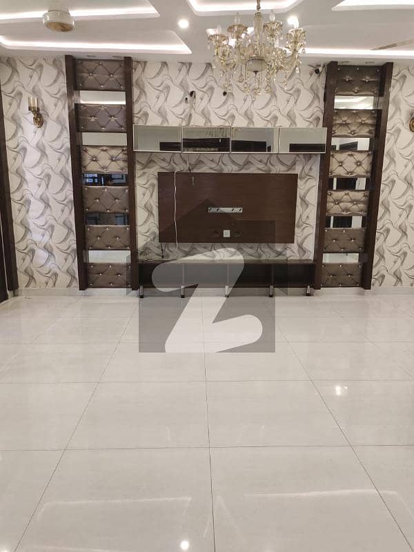 کینال گارڈن ۔ بلاک ایف کینال گارڈن لاہور میں 5 کمروں کا 2 کنال مکان 16 کروڑ میں برائے فروخت۔