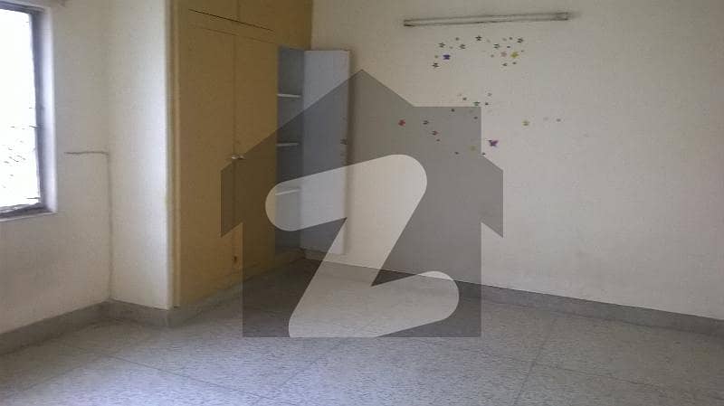 G 8 markaz sacnad floor flat for sale