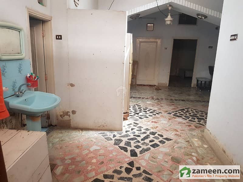 نواب شاہ میں 5 کمروں کا 4 مرلہ مکان 25 ہزار میں کرایہ پر دستیاب ہے۔