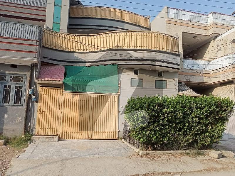 حیات آباد فیز 6 - ایف8 حیات آباد فیز 6 حیات آباد پشاور میں 7 کمروں کا 5 مرلہ مکان 80 ہزار میں کرایہ پر دستیاب ہے۔
