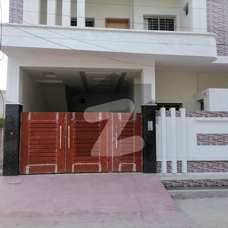 رزاق ولاز ہاؤسنگ سکیم ساہیوال میں 4 کمروں کا 5 مرلہ مکان 1.35 کروڑ میں برائے فروخت۔