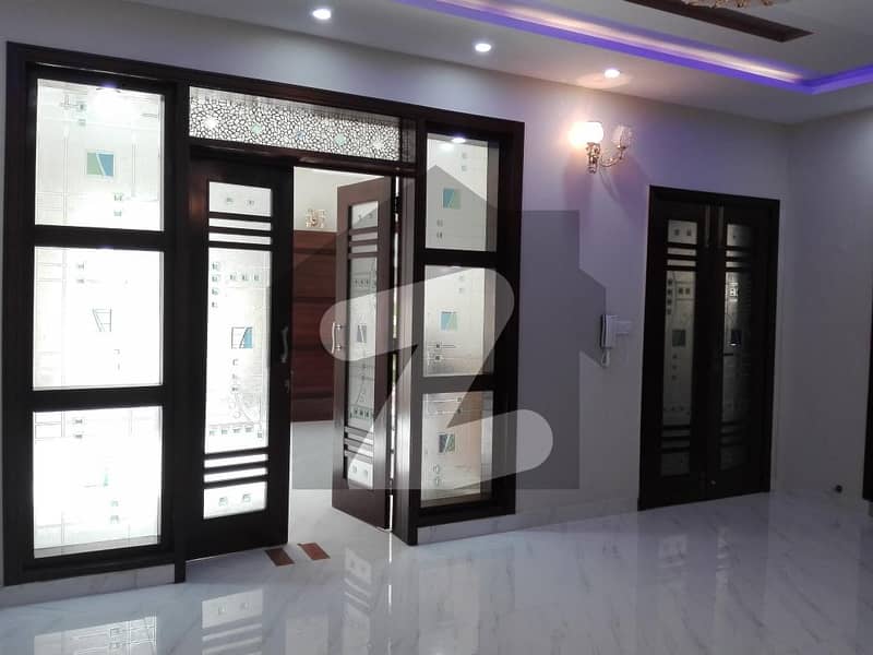 رائیونڈ روڈ لاہور میں 3 کمروں کا 15 مرلہ مکان 2.5 کروڑ میں برائے فروخت۔