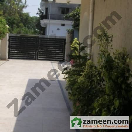 F-11/2 - 500 Sq Yards Brand New 5 Beds House Complete Marble Flooring For Sale
