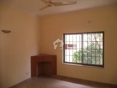 Main Cantt Sarwar Road - 1 Bed Fully Furnished Upper Portion For Rent