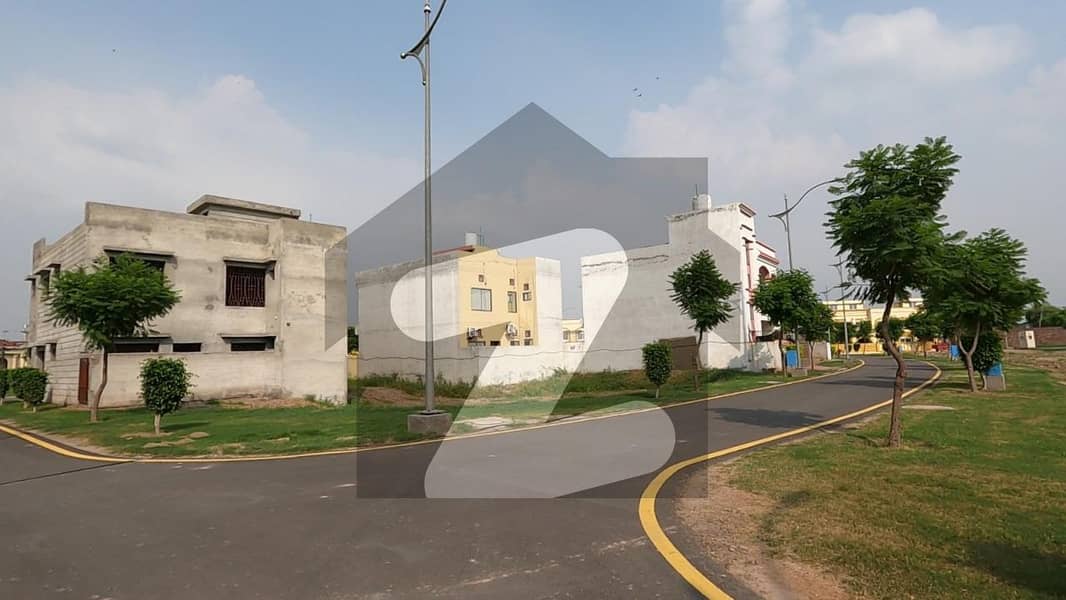 الجلیل گارڈن ۔ بلاک جی الجلیل گارڈن لاہور میں 10 مرلہ رہائشی پلاٹ 65 لاکھ میں برائے فروخت۔