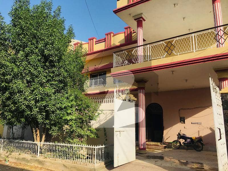 ادرز جامشورو میں 8 کمروں کا 16 مرلہ مکان 2.45 کروڑ میں برائے فروخت۔