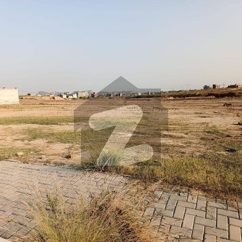 12 Marla Plot Available In Q Block 80 Ft Major Road New City Phase 2