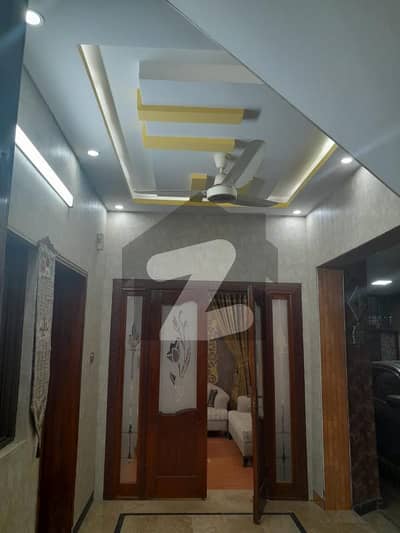 ماڈل ٹاؤن ۔ بلاک ایم ماڈل ٹاؤن لاہور میں 5 کمروں کا 7 مرلہ مکان 2.15 کروڑ میں برائے فروخت۔