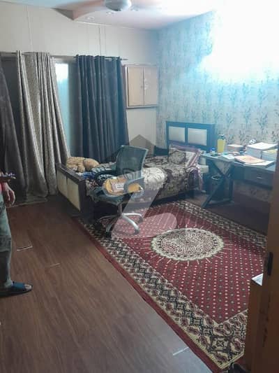 ماڈل ٹاؤن ۔ بلاک ایم ماڈل ٹاؤن لاہور میں 5 کمروں کا 7 مرلہ مکان 2.15 کروڑ میں برائے فروخت۔