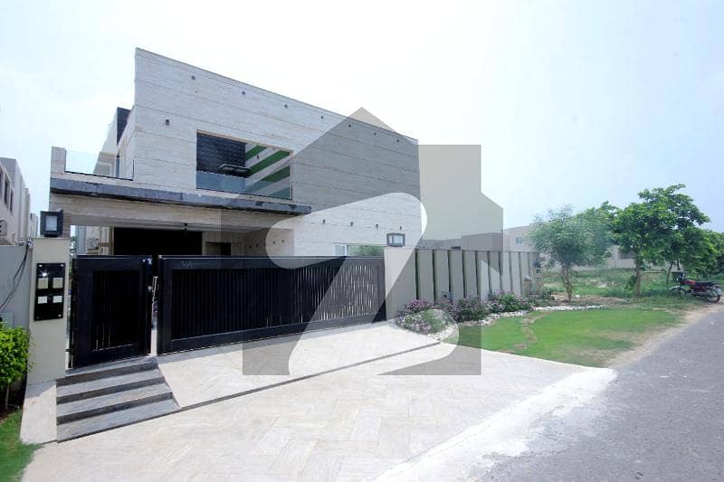 ڈی ایچ اے فیز 6 ڈیفنس (ڈی ایچ اے) لاہور میں 5 کمروں کا 1 کنال مکان 3 لاکھ میں کرایہ پر دستیاب ہے۔