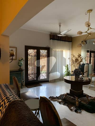 ہل پارک کراچی میں 3 کمروں کا 12 مرلہ مکان 10.5 کروڑ میں برائے فروخت۔