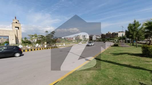 Bahria Enclave Islamabad In Front Of Head Office For Sale