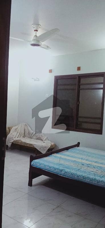 پی ای سی ایچ ایس بلاک 2 پی ای سی ایچ ایس جمشید ٹاؤن کراچی میں 5 کمروں کا 9 مرلہ مکان 9 کروڑ میں برائے فروخت۔