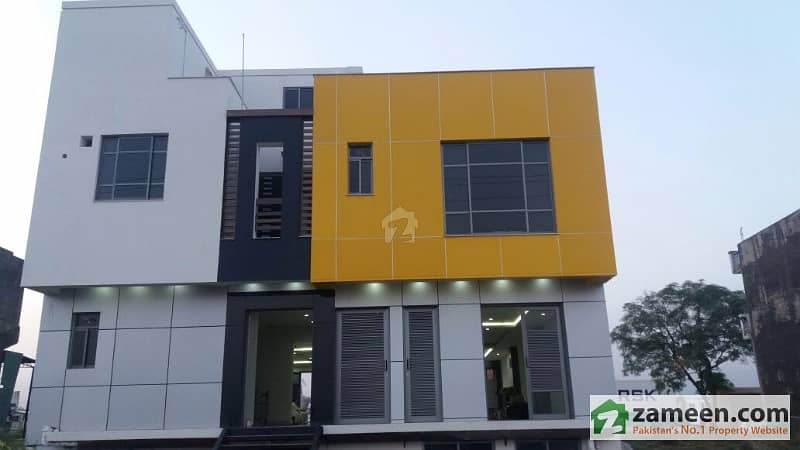 40x80 Commercial Plaza  For Sale In I-11 Very Fruitful For Investors This Plaza Have As Well