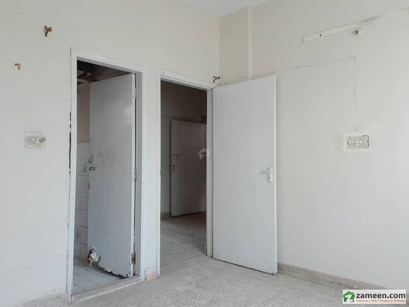 4th Floor Flat For Rent In Gushan-E-Shameem