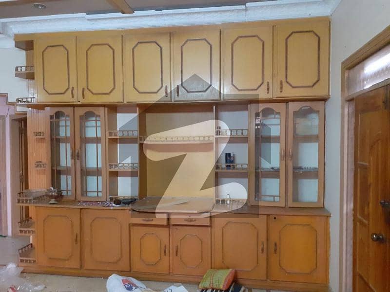 سینٹرل گورنمنٹ کوآپریٹو ہاؤسنگ سوسائٹی گلشنِ اقبال ٹاؤن کراچی میں 8 کمروں کا 10 مرلہ مکان 5.75 کروڑ میں برائے فروخت۔