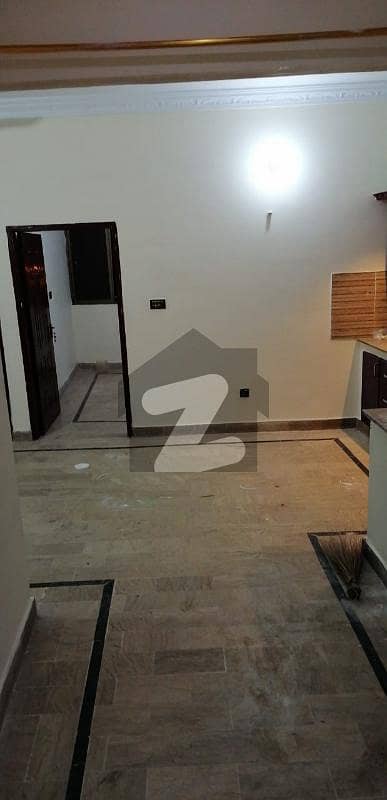 سینٹرل گورنمنٹ کوآپریٹو ہاؤسنگ سوسائٹی گلشنِ اقبال ٹاؤن کراچی میں 8 کمروں کا 5 مرلہ مکان 3 کروڑ میں برائے فروخت۔