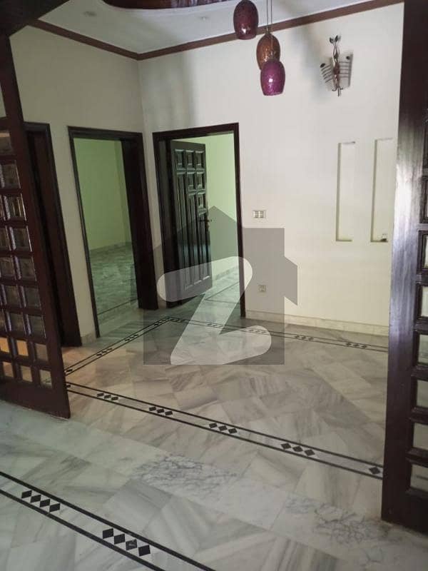 ریوینیو سوسائٹی لاہور میں 8 کمروں کا 1 کنال مکان 5 کروڑ میں برائے فروخت۔
