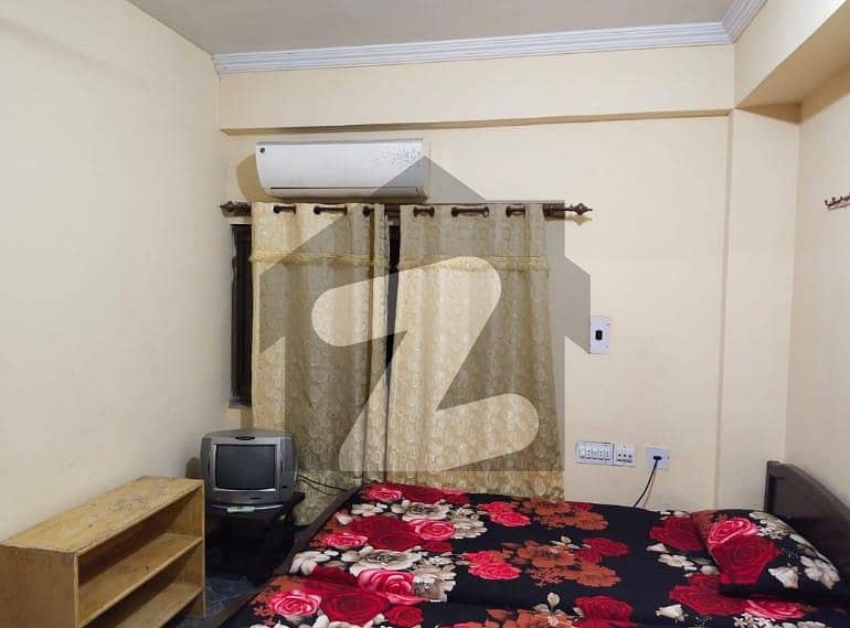 College Road Madina Town Faisalabad Fully Furnished Apartment Upar For Rent Portion