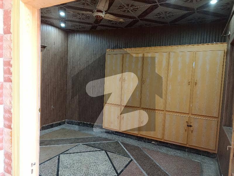 افشاں کالونی راولپنڈی میں 2 کمروں کا 7 مرلہ بالائی پورشن 25 ہزار میں کرایہ پر دستیاب ہے۔