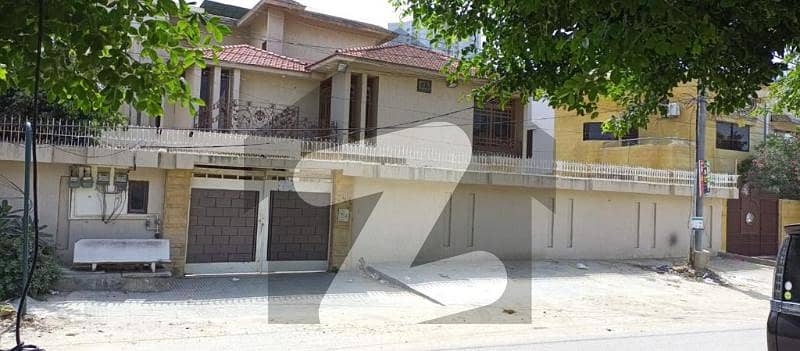 Centrally Located House In Clifton - Block 2 Is Available For Sale