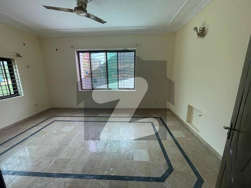 10 Marla Double Storey House 2 Kitchen Nice Location Available In Pakistan Town