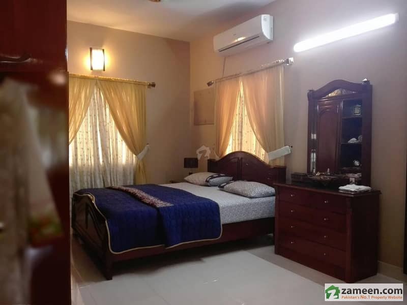 کشمیر روڈ کراچی میں 4 کمروں کا 9 مرلہ مکان 5.75 کروڑ میں برائے فروخت۔
