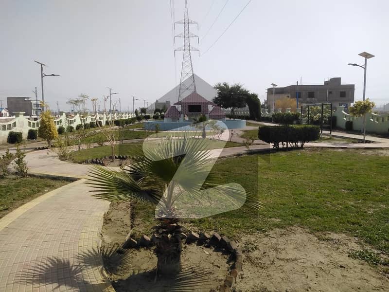 Spacious 200 Square Yards Residential Plot Available For sale In Sadiq Livna - Sector 9