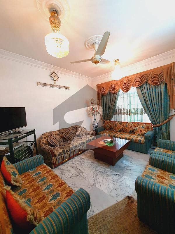 جی ۔ 15 اسلام آباد میں 5 کمروں کا 8 مرلہ مکان 2.8 کروڑ میں برائے فروخت۔