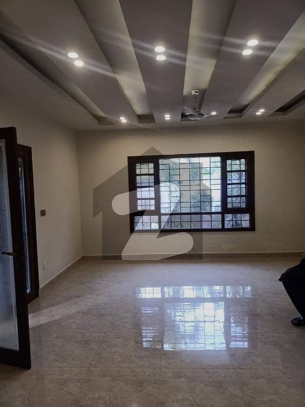 UPPER PORTION AVAILABLE FOR RENT IN DHA PHASE 8
