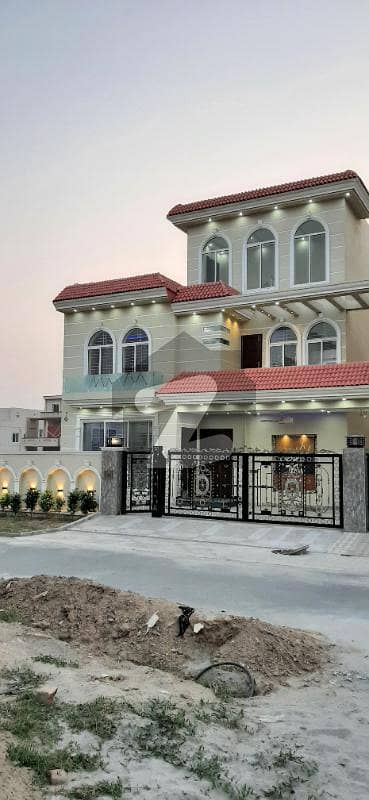 سٹی ہاؤسنگ سوسائٹی گوجرانوالہ میں 6 کمروں کا 10 مرلہ مکان 2.5 کروڑ میں برائے فروخت۔ سٹی ہاؤسنگ سوسائٹی گوجرانوالہ میں 6 کمروں کا 10 مرلہ مکان 2.5 کروڑ میں برائے فروخت۔