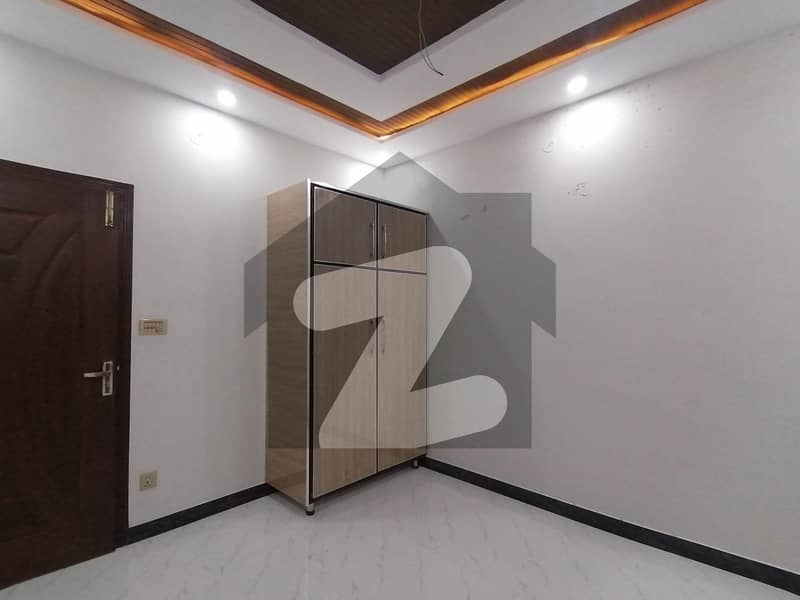 کینال گارڈن ۔ بلاک سی کینال گارڈن لاہور میں 4 کمروں کا 5 مرلہ مکان 2 کروڑ میں برائے فروخت۔