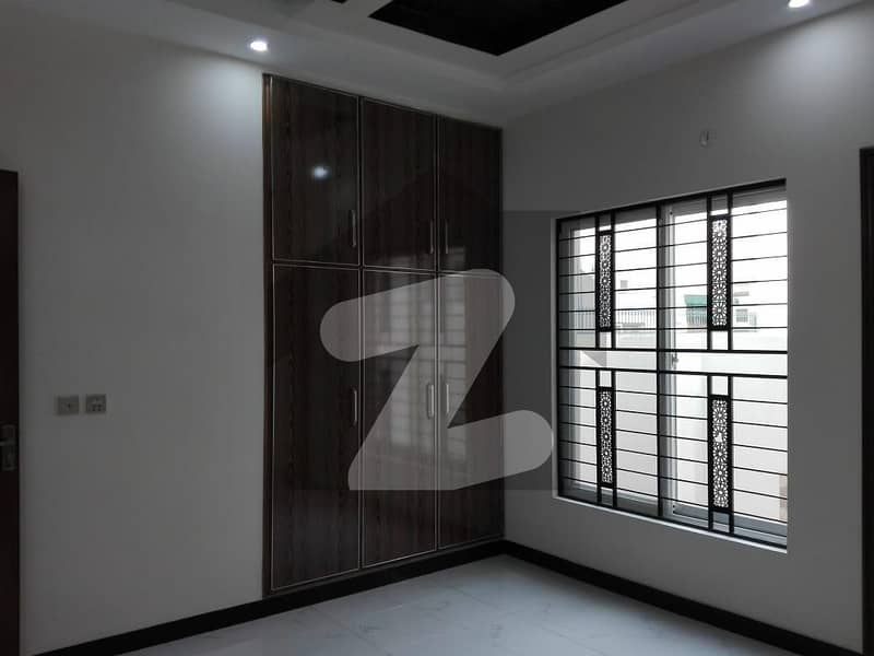 Stunning 1350 Square Feet House In Aabpara Coop Housing Society Available