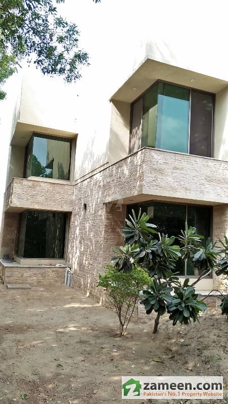 Bungalow For Sale     National Stadium Colony