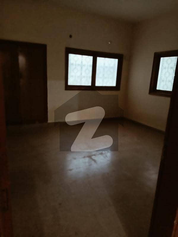 مسکان چورنگی کراچی میں 3 کمروں کا 5 مرلہ فلیٹ 80 لاکھ میں برائے فروخت۔