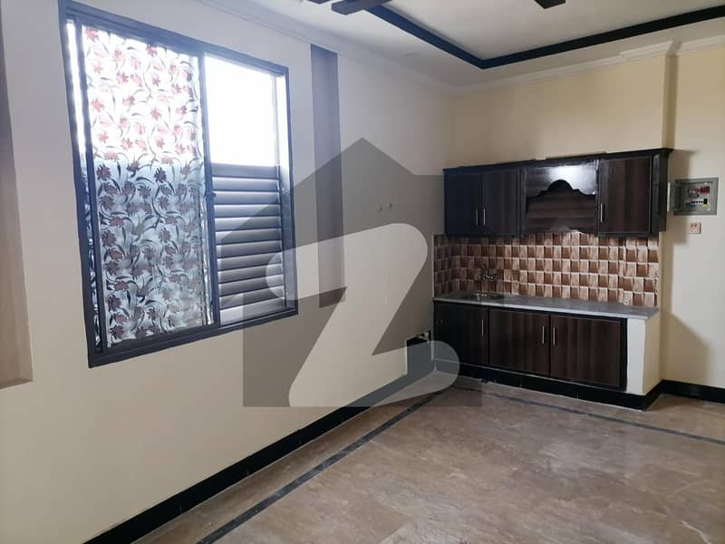 مدینہ کالونی پشاور میں 7 کمروں کا 3 مرلہ مکان 1.8 کروڑ میں برائے فروخت۔
