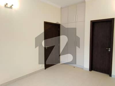 Upper Portion Available For sale In Khalid Bin Walid Road