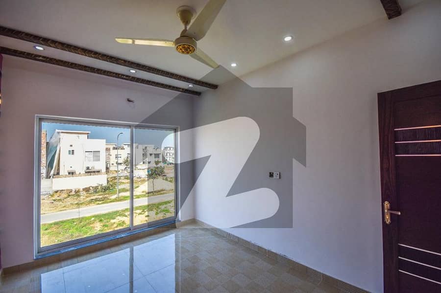 5 Marla Upper Portion Up For rent In New Iqbal Park Cantt