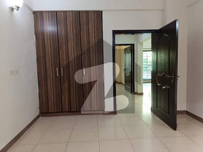 10 Marla 3 Bed Old Design Small Tv Lounge Flat Available For Sale In Askari 11 Lahore.