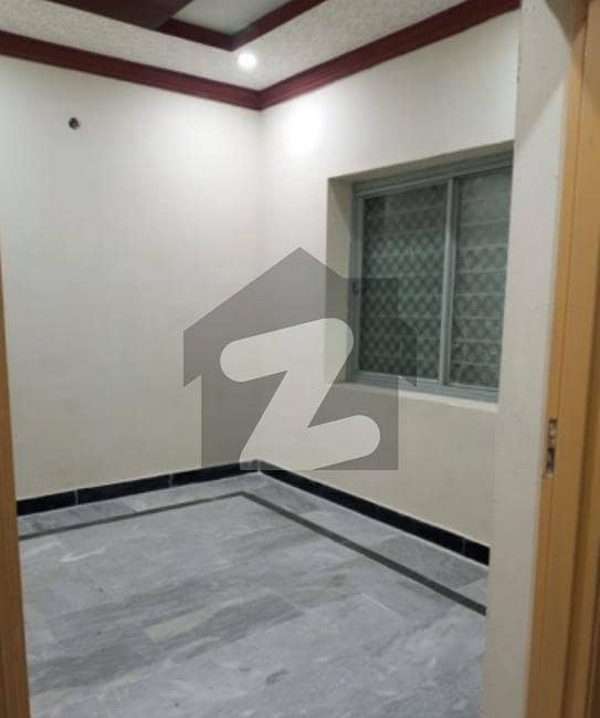 مسلم ٹاؤن راولپنڈی میں 6 کمروں کا 9 مرلہ مکان 3.95 کروڑ میں برائے فروخت۔