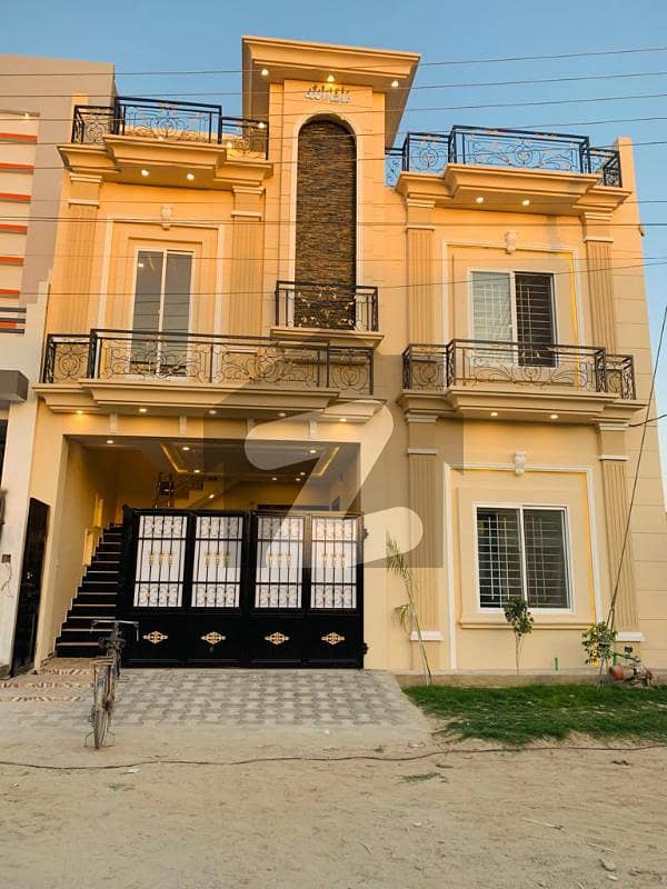 علامہ اقبال ایونیو جہانگی والا روڈ بہاولپور میں 4 کمروں کا 5 مرلہ مکان 1.75 کروڑ میں برائے فروخت۔