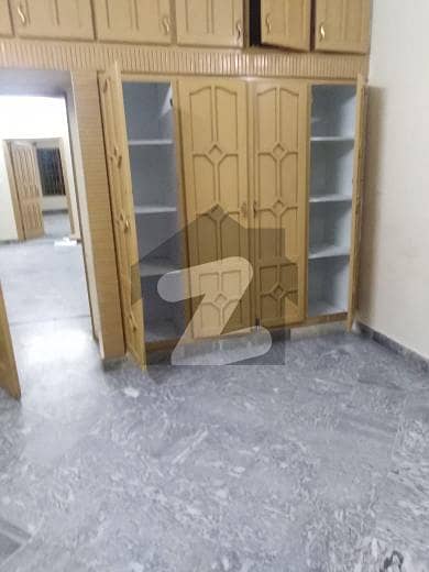 ائیرپورٹ ہاؤسنگ سوسائٹی راولپنڈی میں 6 کمروں کا 12 مرلہ مکان 1.1 لاکھ میں کرایہ پر دستیاب ہے۔