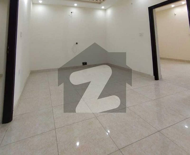 10 Marla House Ideally Situated In Khayaban Colony 3